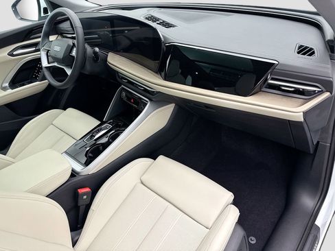 Used 2025 Audi Q5 Premium Plus w/ Premium Plus AWD/4WD image 17