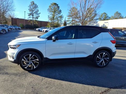 Used 2020 Volvo XC40 T4 R-Design w/ Protection Package Premier image 7