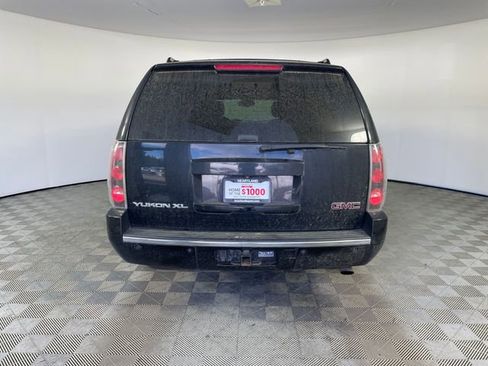 Used 2014 GMC Yukon XL Denali AWD/4WD image 16