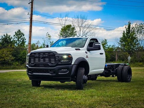 New 2026 RAM 5500 Tradesman AWD/4WD image 7