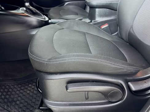 Used 2018 Kia Soul + FWD image 23