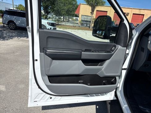 Used 2024 Ford F250 XL w/ STX Appearance Package AWD/4WD image 13