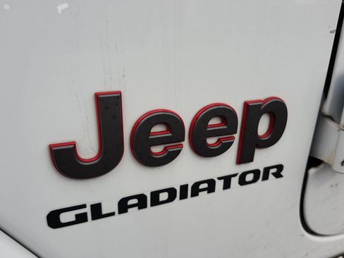 Used 2022 Jeep Gladiator Rubicon w/ Cold Weather Group image 25