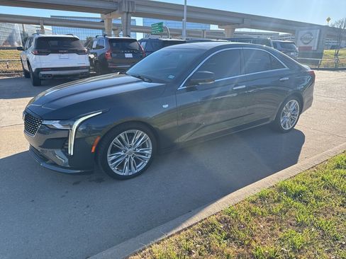 Used 2021 Cadillac CT4 Premium Luxury image 2