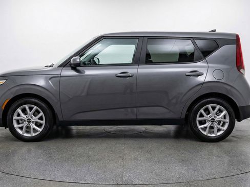 Used 2025 Kia Soul LX w/ LX Technology Package FWD image 5