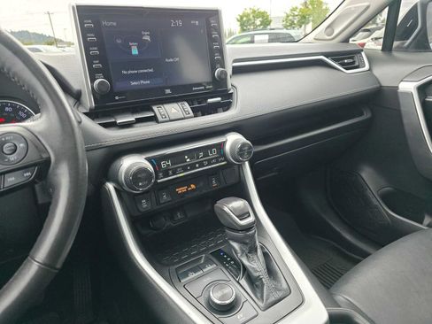 Used 2022 Toyota RAV4 XLE Premium AWD/4WD image 35