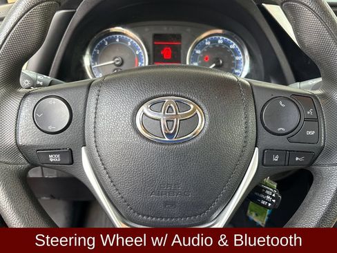 Used 2018 Toyota Corolla LE FWD image 11