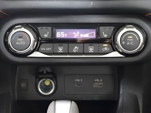 Used 2023 Nissan Versa SR w/ Trunk Package image 27