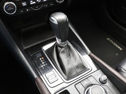 Used 2018 MAZDA MAZDA3 Touring image 25