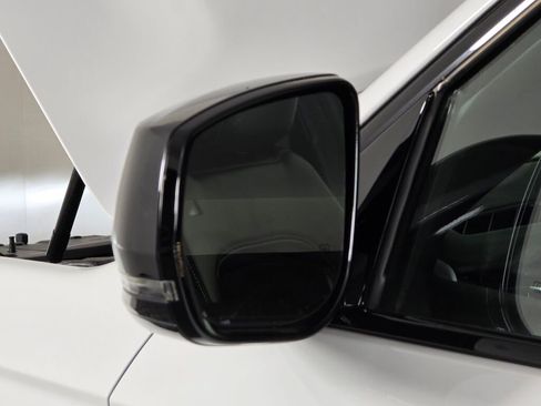 Used 2023 Jeep Grand Cherokee Altitude image 12