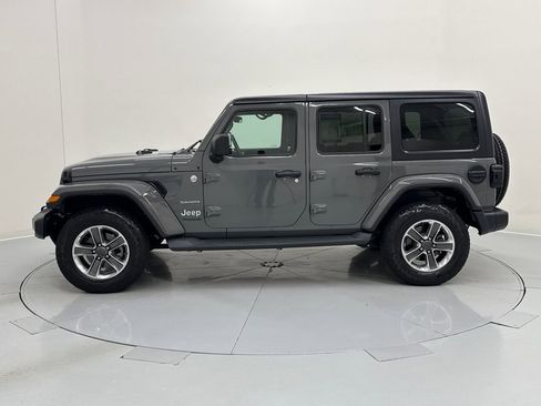 Used 2018 Jeep Wrangler Unlimited Sahara w/ Cold Weather Group AWD/4WD image 2