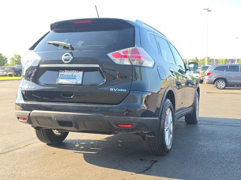 Used 2015 Nissan Rogue SV w/ SV Moonroof Package AWD/4WD image 9