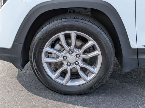 Used 2024 GMC Terrain SLT AWD/4WD image 10