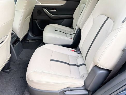 Used 2024 MAZDA CX-90 Plug-In Hybrid w/ Premium Pkg image 26