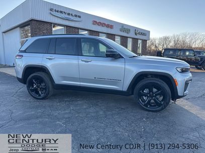New 2026 Jeep Grand Cherokee Limited w/ Limited Altitude Package