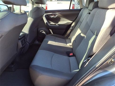 Used 2022 Toyota RAV4 XLE image 18