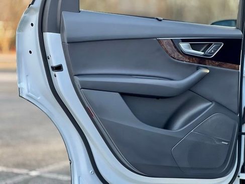 Used 2018 Audi Q7 3.0T Prestige w/ Prestige Package image 15