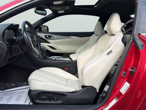 Used 2017 INFINITI Q60 Red Sport 400 RWD image 11
