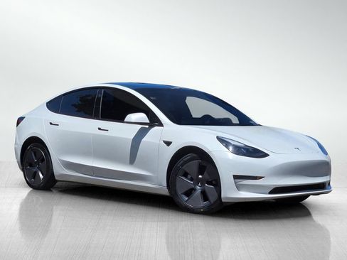 Used 2023 Tesla Model 3 Standard Range RWD image 2