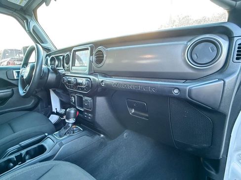 Used 2022 Jeep Wrangler Sport image 29