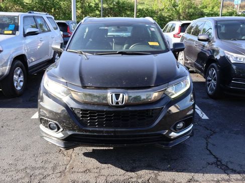 Used 2019 Honda HR-V Sport image 2