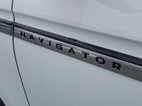 New 2026 Lincoln Navigator Reserve image 7