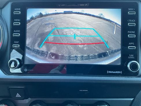 Used 2020 Toyota Tacoma TRD Sport image 18