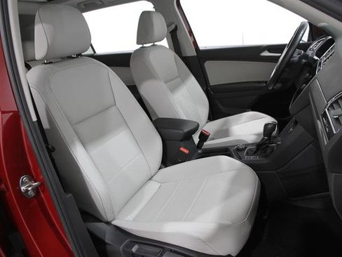 Certified 2019 Volkswagen Tiguan SEL image 17