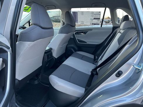 Used 2025 Toyota RAV4 XLE image 41