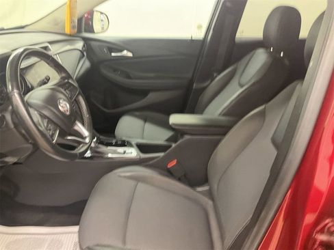 Used 2022 Buick Encore GX Select w/ Sport Touring Package FWD image 3