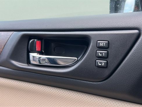 Used 2017 Subaru Outback 2.5i Limited image 17