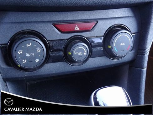 Used 2019 Subaru Crosstrek 2.0i Premium w/ Eyesight System image 32