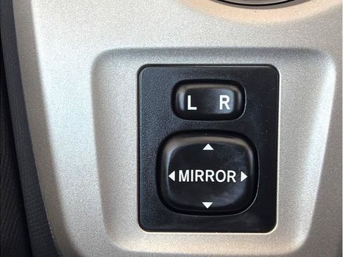 Used 2009 Toyota Matrix FWD image 23