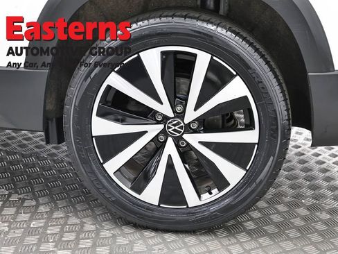 Used 2022 Volkswagen Taos SE AWD/4WD image 32