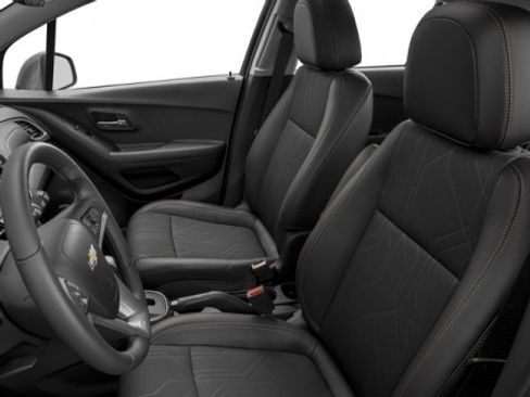 Used 2017 Chevrolet Trax LT w/ LT Convenience Package image 12
