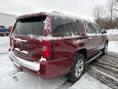 Used 2017 Chevrolet Suburban Premier image 3