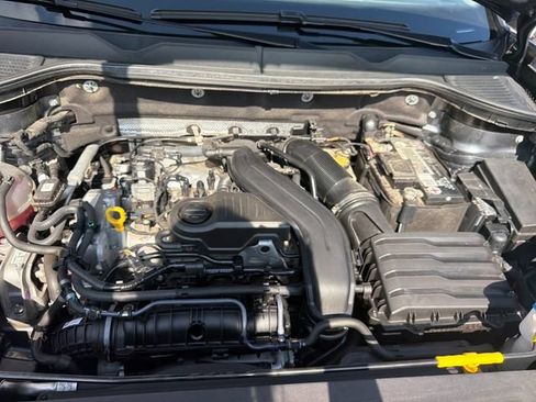 Certified 2022 Volkswagen Taos SE FWD image 23