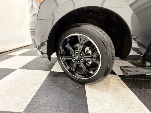 Used 2023 Ford Expedition Max Limited image 12