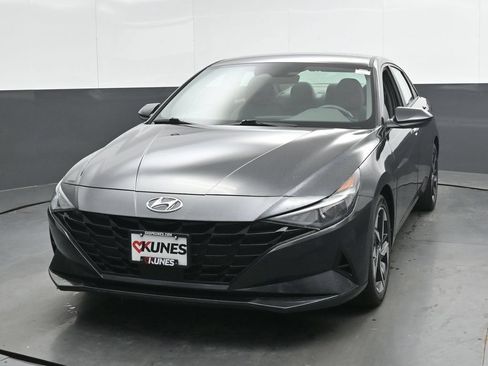 Used 2023 Hyundai Elantra SEL w/ Convenience Package FWD image 6