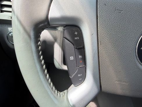 Used 2012 Chevrolet Traverse LS FWD image 17