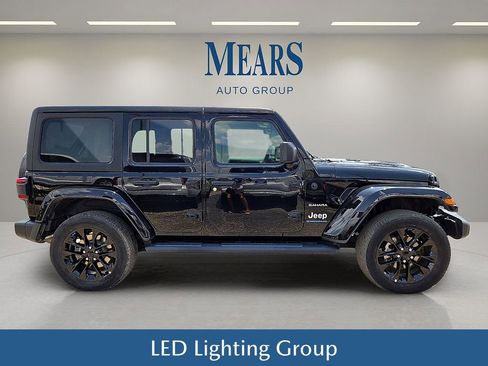 Used 2023 Jeep Wrangler Unlimited Sahara image 7