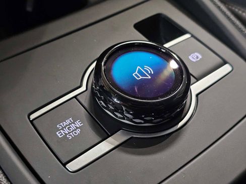 New 2026 Volkswagen Tiguan SE image 34