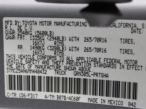 Used 2021 Toyota Tacoma TRD Off-Road AWD/4WD image 40