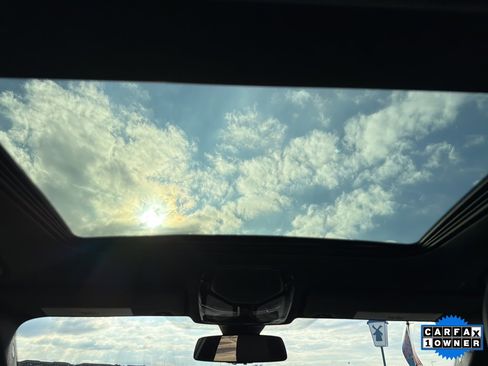 Used 2025 BMW 330i Sedan image 24