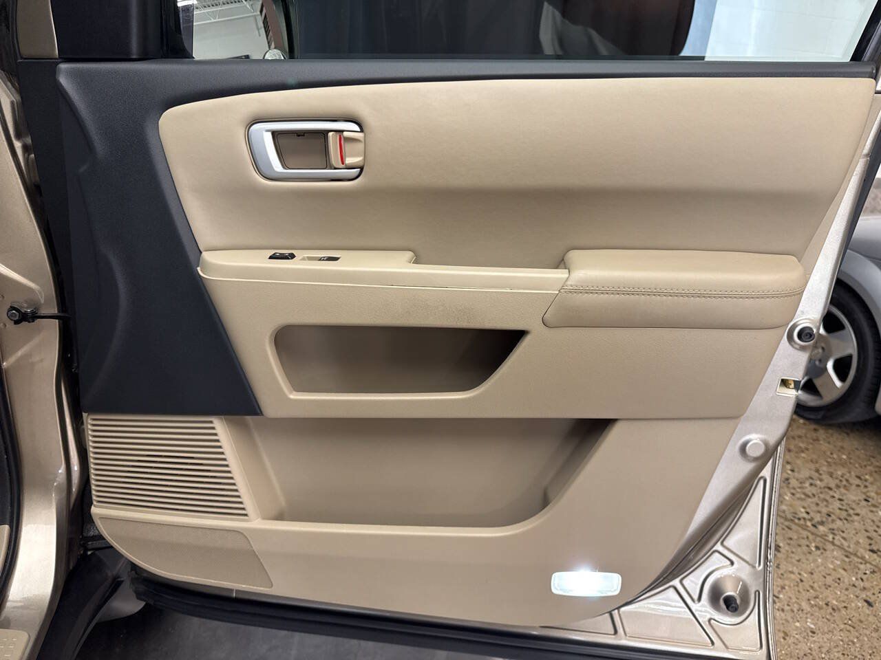 Used 2011 Honda Pilot EX-L image 33