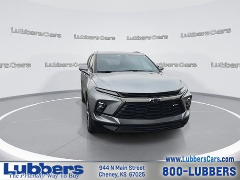 Used 2025 Chevrolet Blazer RS image 3