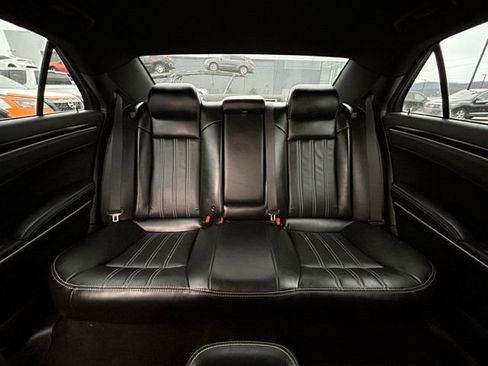 Used 2019 Chrysler 300 S image 39