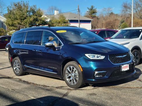 Used 2023 Chrysler Pacifica Pinnacle image 7