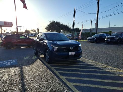 Used 2025 Nissan Kicks S AWD/4WD image 7