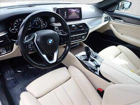 Used 2019 BMW 530e xDrive AWD/4WD image 9